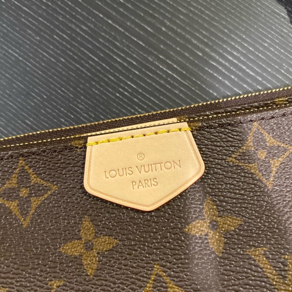 LOUIS VUITTON MULTI POCHETTE ACCESSORIES - Picture 7 of 8